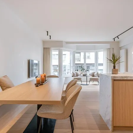 Huswell - Trendy On Location In For 7 Apartment