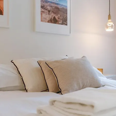 Huswell - Trendy On Location In For 7 Apartment